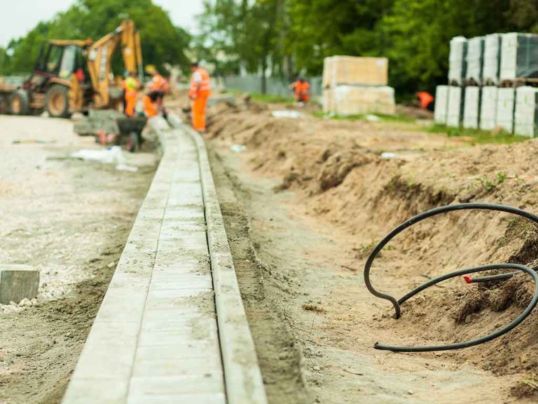 picture-of-highway-construction-zone-in-the-city-2025-10-10-14-16-16-utc