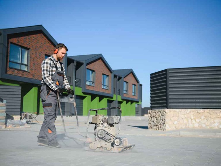 professional-paver-worker-lays-paving-stones-in-la-2025-06-09-16-35-13-utc